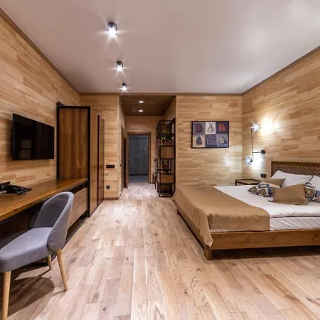 Ruta Polianytsia Hotel