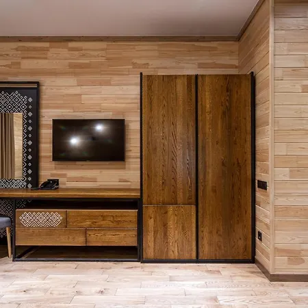 Ruta Polianytsia Hotel *